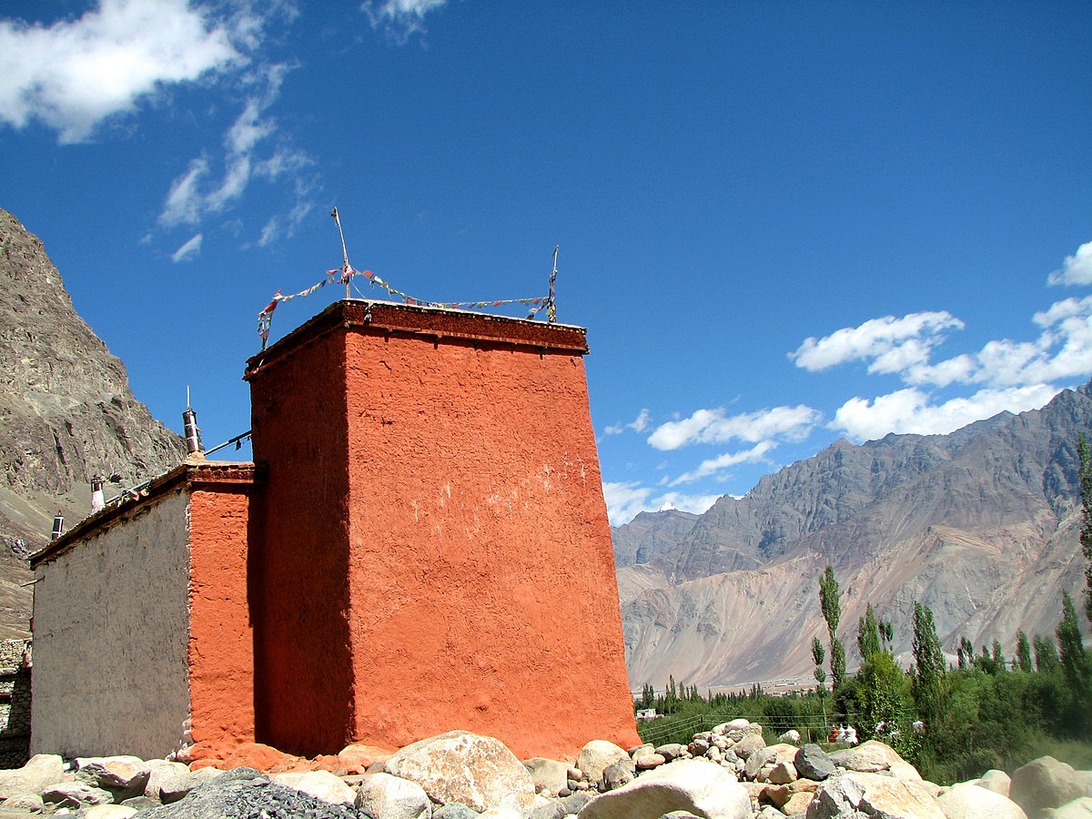 Hundur Monastery