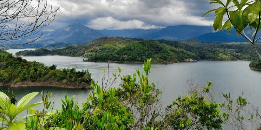 Samanala Wewa Lake