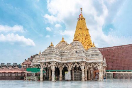 Varanasi Ghat & Temple, Sarnath Budhist Temple & Ramnagar Fort Tour Package (1 Days)