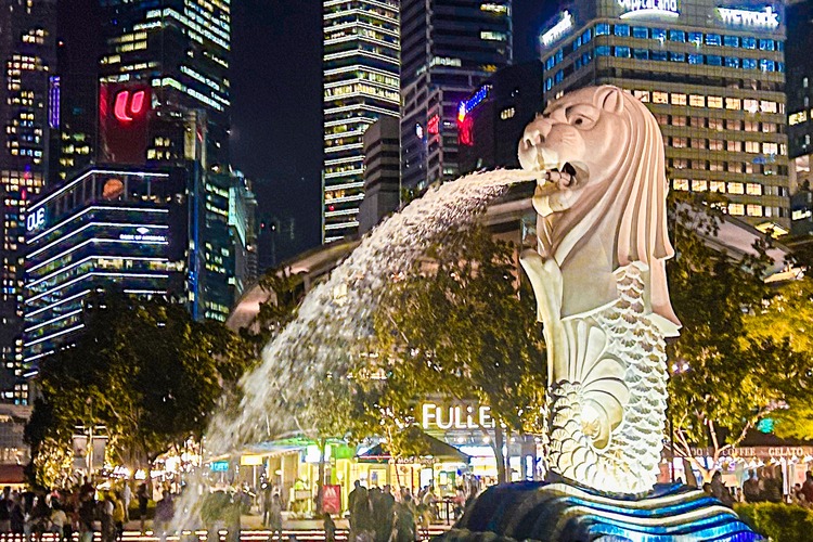 Singapore By TripGinny